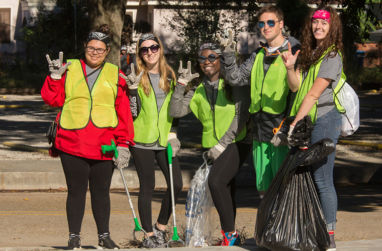 students voluntering to pick up trash in lafayette as part of the big event